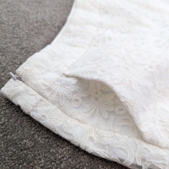 Elegant White Lace High Waist Shorts - Picture 4 of 11